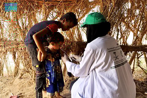 15.384 فردًا استفادوا من حملة "إغاثي الملك سلمان" لتحصين الأطفال ضد الحصبة في اليمن