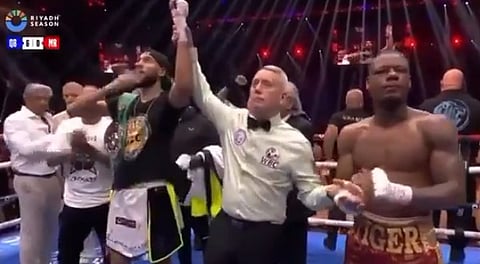 رئيس وزراء باكستان يهنئ السعودية على احتضان نزال الملاكمة: سعدت بفوز "شيراز"