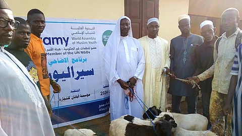 "الندوة العالمية" تنفذ مشروع الأضاحي في عدة جامعات إفريقية
