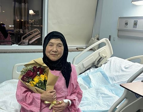 بادرة إنسانية رائعة: "فتيات مكة" بالورود يخففن آلام الحجاج المنوَّمين في المستشفيات