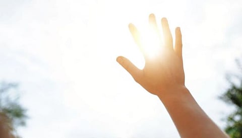 يكفيك ظلها.. "الصحة" تحذر من التعرض المباشر لأشعة الشمس