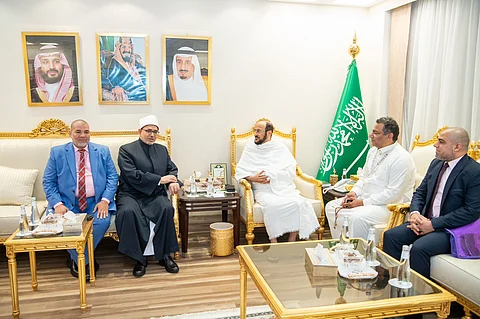 وزير الشؤون الإسلامية يستقبل رئيس جامعة الأزهر والوفد المرافق له
