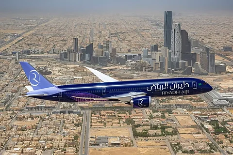 قبل الرحلات التجريبية.. "طيران الرياض" تكشف عن زي طاقم الضيافة بعد غد في باريس