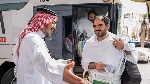 لليوم الرابع.. "الشؤون الإسلامية" تستقبل 1075 حاجا وحاجة من 75 دولة من ضيوف خادم الحرمين الشريفين للحج