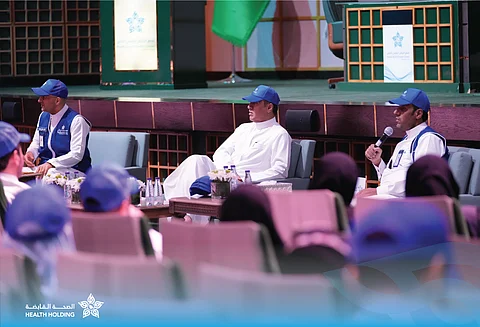 "الصحة القابضة" تكشف تفاصيل انتقال الموظفين في اجتماع سفراء التغيير