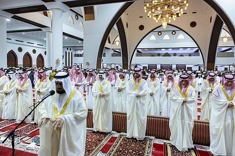 "أمير الشرقية ونائبه" يؤدِّيان صلاةَ عيد الأضحى المبارك مع جموع المصلين