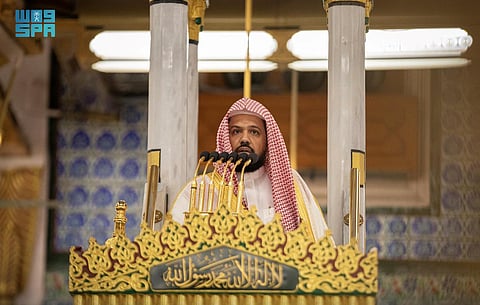 إمام وخطيب المسجد النبوي الشيخ الدكتور أحمد بن علي الحذيفي