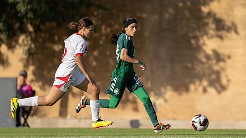 جانب من لقاء المنتخب السعودي للناشئات تحت 17 عامًا مع نظيره اللبناني