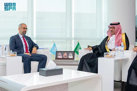 نائب وزير الموارد البشرية يبحث مع منسق الأمم المتحدة أوجه التعاون المشترك
