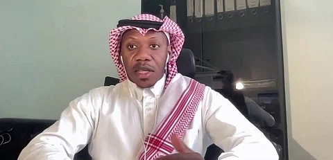 استشاري جراحة العظام والعمود الفقري ممدوح هوساوي