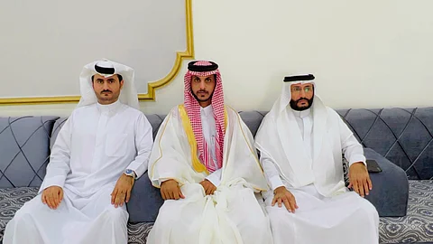 "آل زاهر" يحتفل بزواجه في أحد قصور "تثليث"
