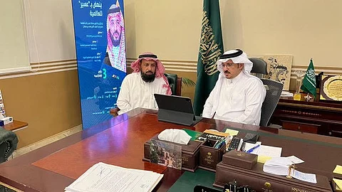 محافظ رجال ألمع الحسن الحفظي يدشن الوحدة السكنية الثانية