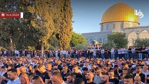 رغم تضييقات الاحتلال.. 40 ألف مصلّ يؤدّون صلاةَ عيد الأضحى في الأقصى
