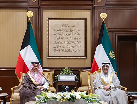 الشيخ مشعل الأحمد الجابر الصباح والأمير فيصل بن فرحان بن عبدالله