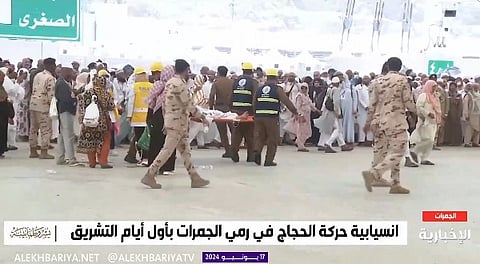 فيديو.. الدفاع المدني ينقذ حاجًّا بمنشأة الجمرات تعرّض لحالة من الإجهاد الحراري