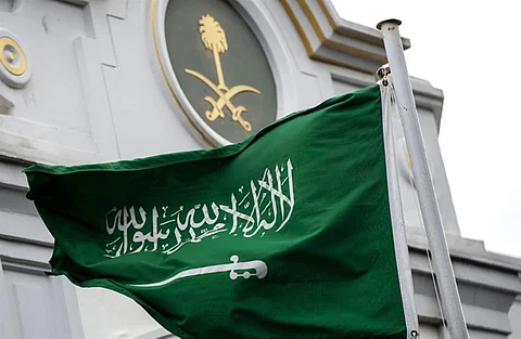 الملحقية الثقافية بلندن للمبتعثين: السماح بالوصول إلى بياناتك يُعرضك للمخاطر السيبرانية