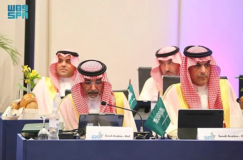وزير المالية محمد الجدعان ومحافظ البنك المركزي السعودي (ساما) أيمن بن محمد السياري