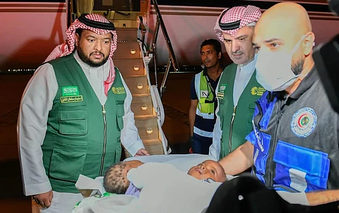 إنفاذًا لتوجيهات القيادة.. الرياض تستقبل التوأم السيامي البوركيني لإجراء عملية فصلهما