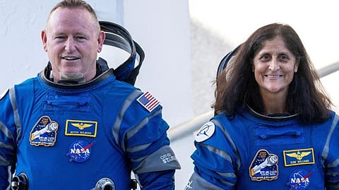 رائدا الفضاء سونيتا ويليامز وباري بوتش ويلمور