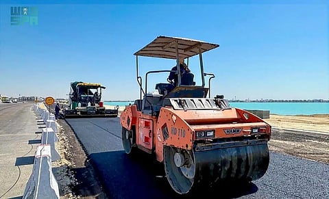 الخبر.. إنشاء طرق بمساحة 110 آلاف م2 وإصلاح أكثر من مليون م2 من الحدائق والمسطحات