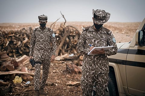 "قوات الأمن البيئي" تضبط مواطناً لارتكابه مخالفة التخييم في عسير