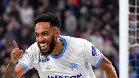 تقارير.. "مسؤولو أوليمبيك مارسيليا" منفتحون على دراسة العروض السعودية لضمّ "أوباميانغ"