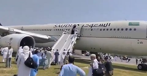طائرةٌ تابعة للخطوط السعودية تتعرض لحادث أثناء هبوطها في باكستان