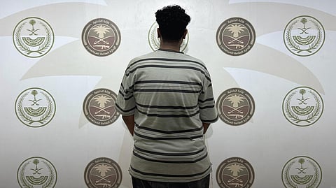 جازان.. "دوريات المجاهدين" تطيح بمواطن لنقله 4 مخالفين لأمن الحدود