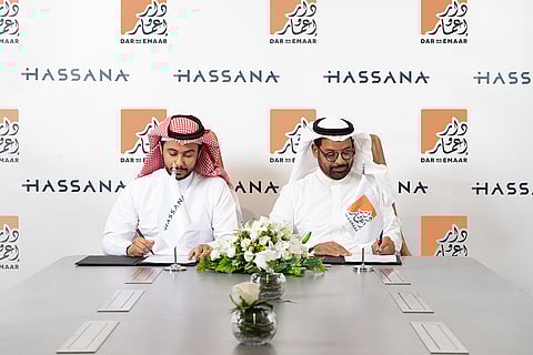 توقيع الاتفاقية ما بين شركة دار وإعمار وشركة حصانة