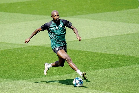 "الاتفاق" يستهدف ضم لاعب النصر ويحسم موقفه من "عبدالله دوكوري"