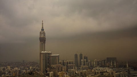 تصل سرعتها إلى 49 كم/ ساعة.. رياح شديدة على العاصمة المقدسة والجموم وبحرة