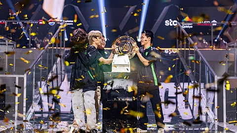 فريق سيلانجور ريد جاينتس الماليزي يحقق اللقب في لعبة موبايل ليجيندز