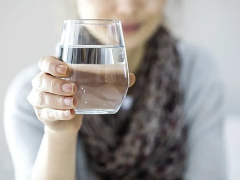 اشرب الماء ولا تنتظر العطش.. "صحة جدة" تحذّر من التعرُّض المباشر للشمس