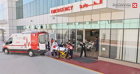 مستشفى الدكتور سليمان الحبيب بالسويدي يُجري جراحة معقدة لإنقاذ عشريني من تبعات حادث مروري مروع