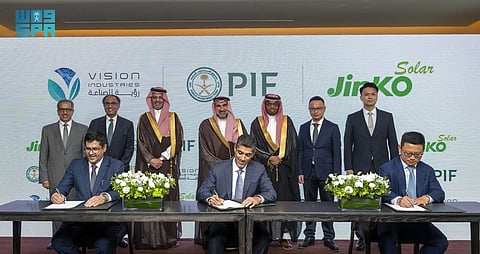 صندوق الاستثمارات العامة يدعم التوطينَ بإطلاق ثلاثة مشاريع مشتركة في قطاع الطاقة المتجدّدة