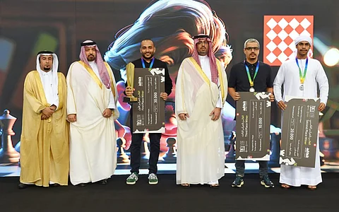 بمدينة الملك عبدالله الرياضية.. محافظ جدة يتوّج الفائزين ببطولة موسم جدة للشطرنج