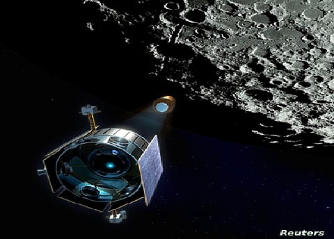 تؤثر في الاتصالات ونظام GPS.. "ناسا" اكتشفت "هياكل غريبة" تحلّق فوق الأرض