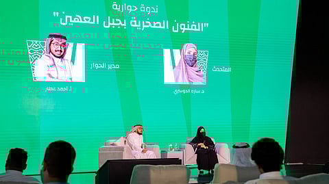 "الدوسري" تستعرض الآثار التاريخية للحضارات القديمة في جبل العهين