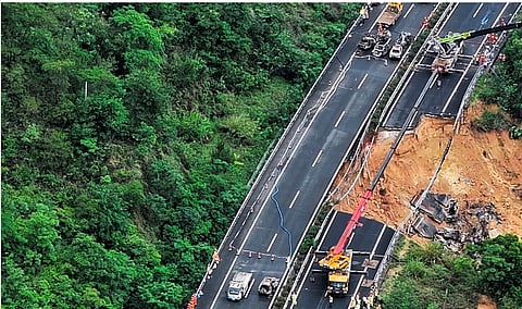 ارتفاع حصيلة ضحايا انهيار جسر بالصين إلى 38 قتيلاً.. و24 مازالوا مفقودين