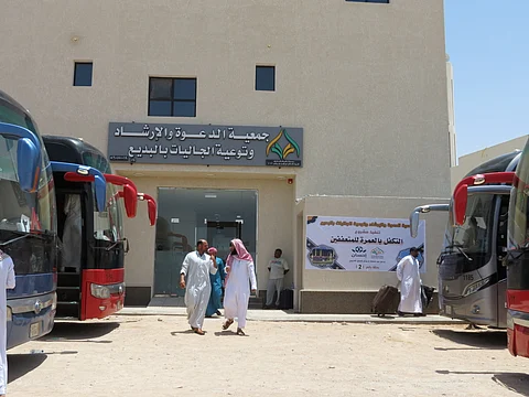 "توعية الجاليات بالبديع" تسيّر رحلات العمرة لـ 480 شخصًا