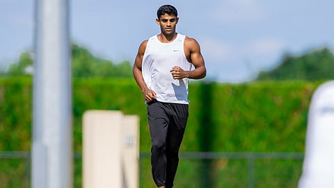 اللاعب السعودي الواثب حسين آل حزام