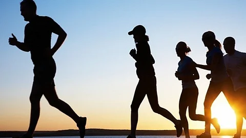 30 دقيقة يومياً.. "عش بصحة": لا تجعل الحر يمنعك من ممارسة الرياضة