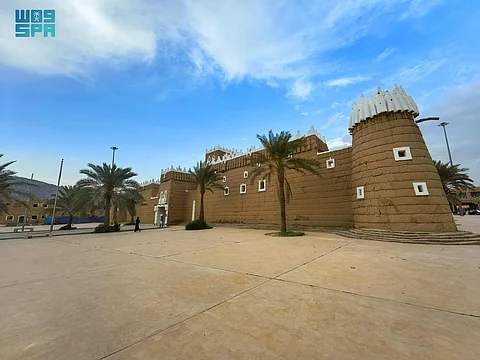 قصر الإمارة التاريخي في نجران يُظهر العمارة التراثية المتميزة