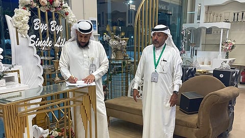 "توطين نجران" تتفقد 49 منشأة لبيع الورود وتغليف الهدايا بالمنطقة