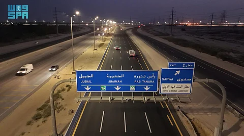 بإجمالي أطوال 28 كم.. "أمانة الشرقية" تعلن الانتهاء من صيانة طريق الظهران - الجبيل