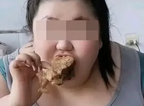 بعد وفاة مشهورة صينية على الهواء.. ماهو"الموكبانغ"؟ ولماذا أعلنت الصين محاربته؟