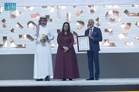 بتصميمه الآسر.. جامع "كافد" يفوز بجائزة ميثاق الملك سلمان العمراني
