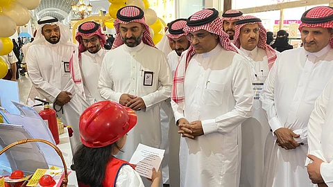 مدير تعليم الطائف يطلق المعرض الرقمي التوعوي تحت شعار "رحلة التعليم.. مسؤولية مجتمعية"