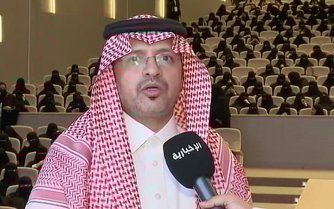 المشرف على الموارد البشرية بتعليم الرياض هباس الغرمول