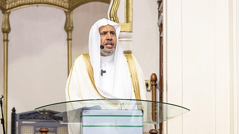 الشيخ د. محمد بن عبدالكريم العيسى يلقي خطبة الجمعة بنيروبي